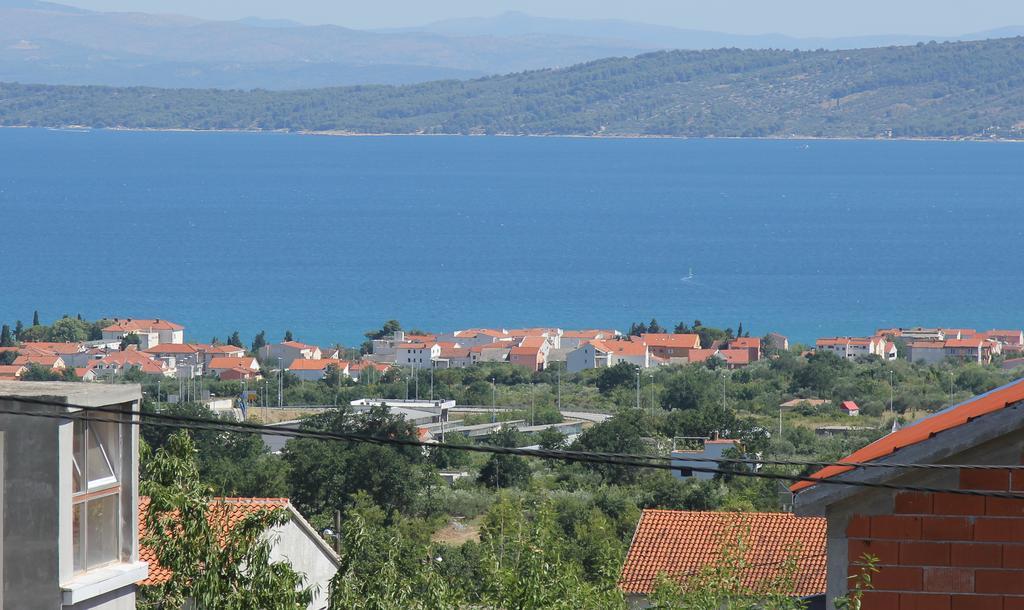 Apartment Lara Kastel Novi Екстер'єр фото