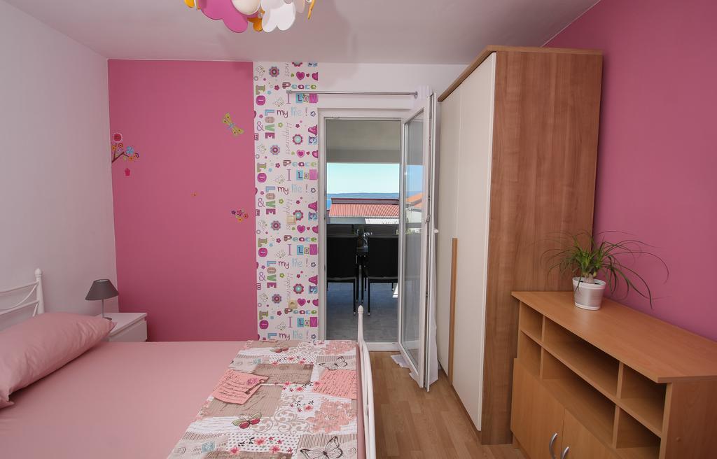 Apartment Lara Kastel Novi Екстер'єр фото