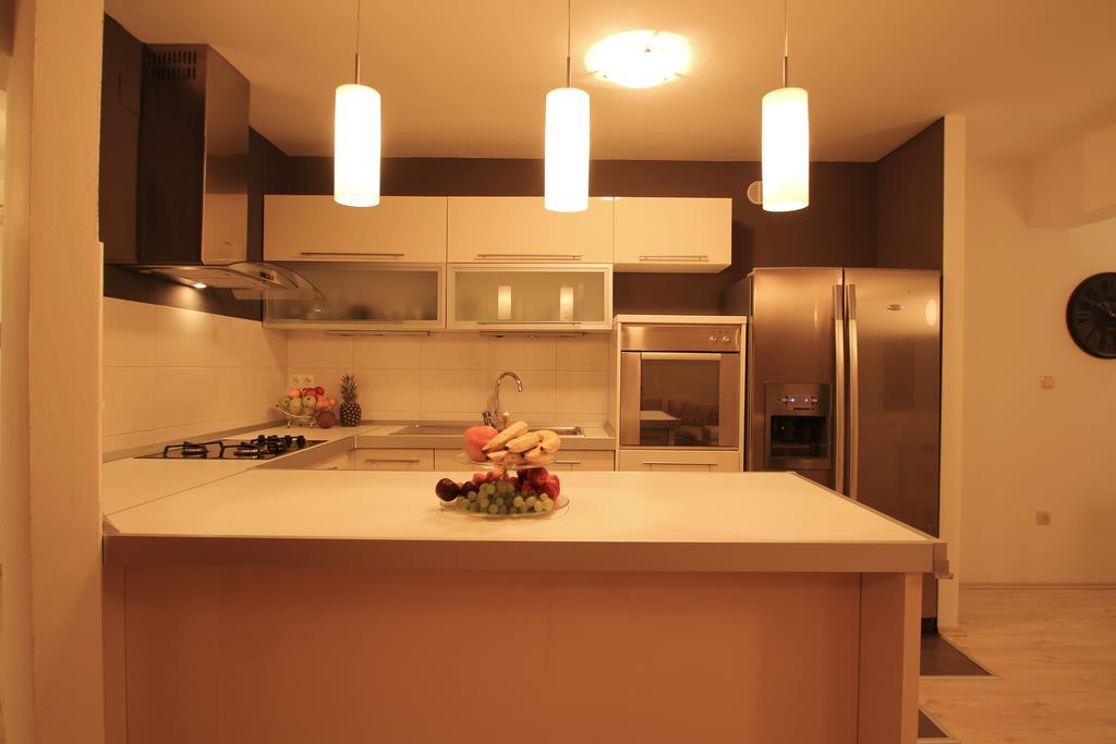 Apartment Lara Kastel Novi Екстер'єр фото